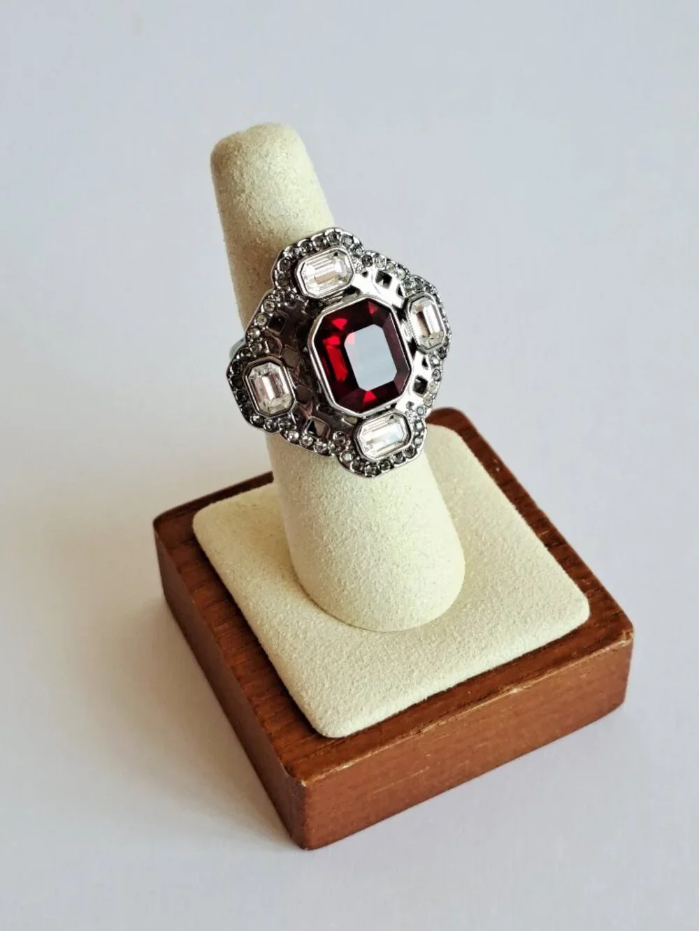 NEW Vintage Swarovski Sheila Ruby Red Ring Signed Size 6.5 - Picture 3 of 14